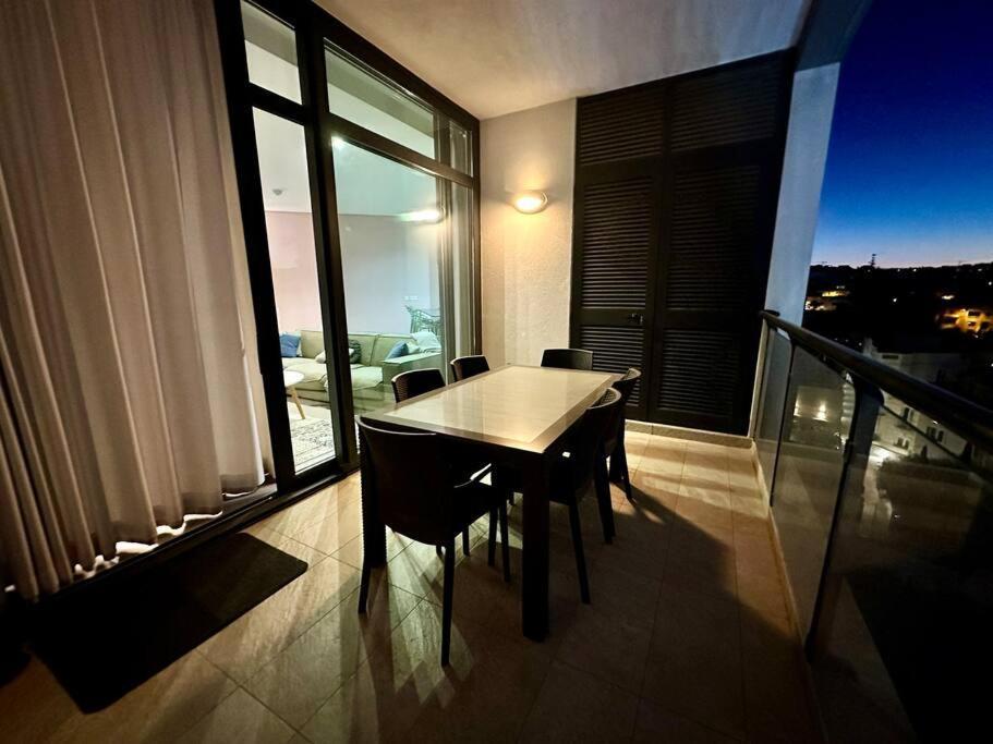 Stunning 2Br Apt In St Julians Сент Джулианс Экстерьер фото
